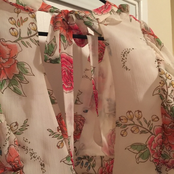 Frilly fitted at high waist floral silky lined top - Picture 3 of 4