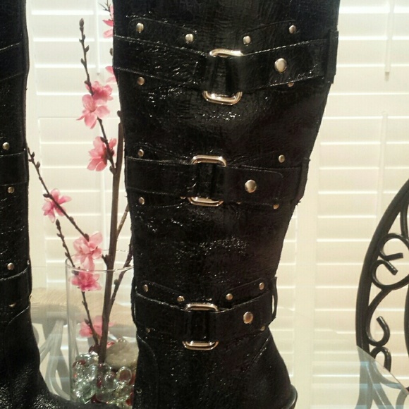 Colin Stuart Crackled Leather Boots - Picture 2 of 4