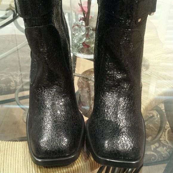 Colin Stuart Crackled Leather Boots - Picture 3 of 4