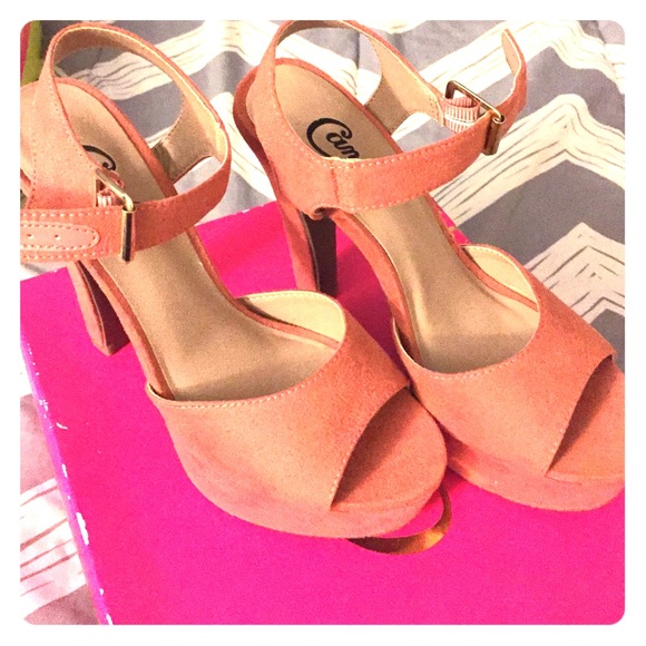 Cateagancoral heels