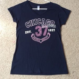 Chicago graphic v-neck size S women
