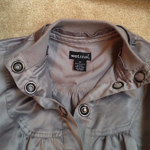 ☀️SALE☀️Silver jacket - Picture 2 of 2