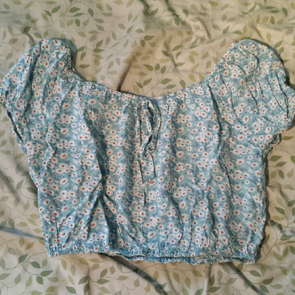 Cute daisy shirt