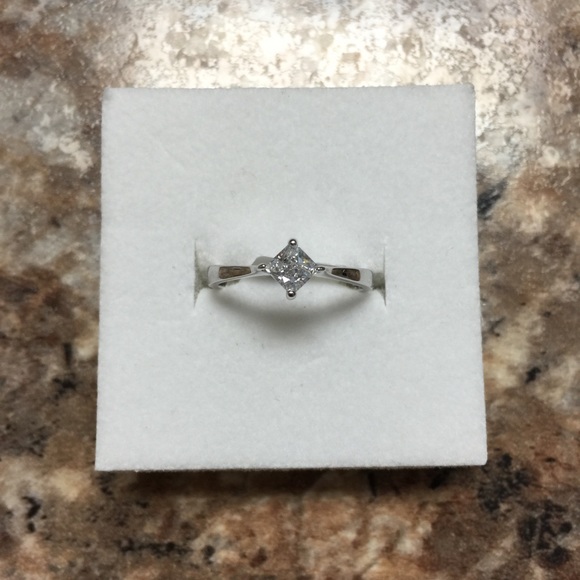 🆕 0.2ct (.925 Sterling Silver) Petite Engagement - Picture 2 of 4