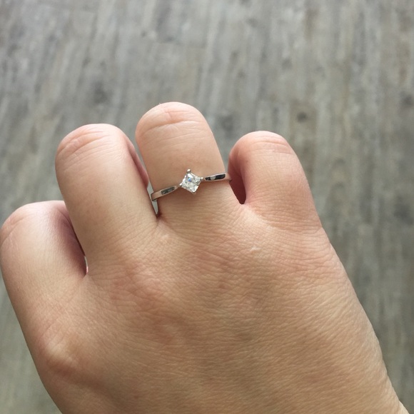 🆕 0.2ct (.925 Sterling Silver) Petite Engagement - Picture 4 of 4