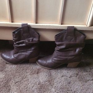 Faux leather brown boots