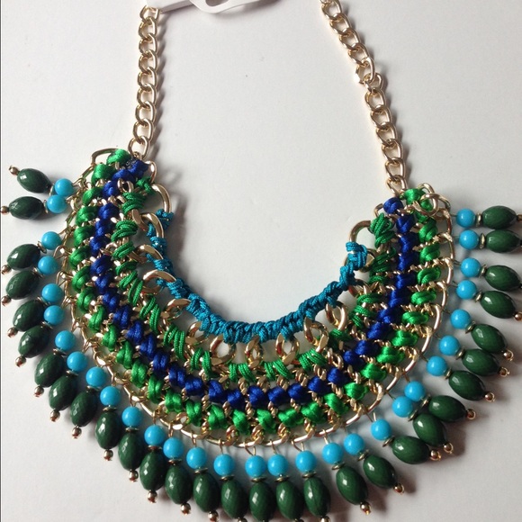 Statement necklace