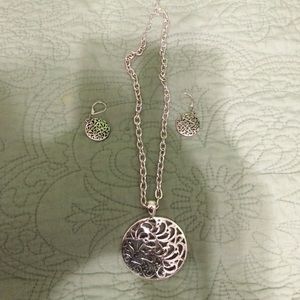 Silver necklace and earrings!