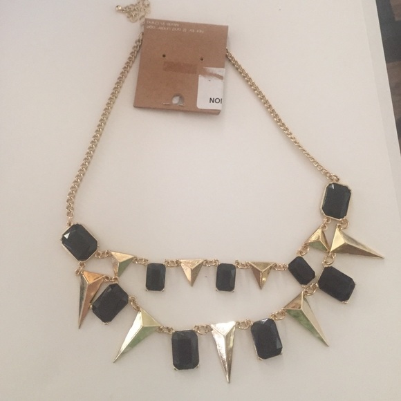 Necklace and earrings bundle