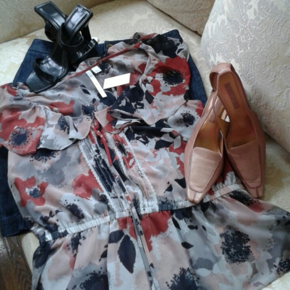 LOT OF 2 ! Printed Top & Black Heels