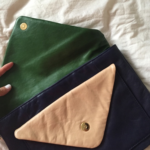 DKNY Giant Clutch Mixed Material - Picture 3 of 4