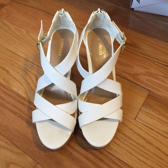 white wedges