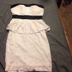 black and white lace dress.💗