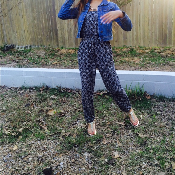 cute jogging outfitter ๐ - Picture 2 of 2