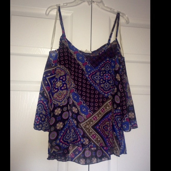 Off the shoulder sheer 3/4 sleeve shirt