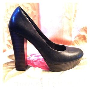 Mossimo wooded platform pumps