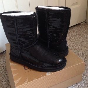 Uggs - Brand New! Classic Short Sparkles (Black)