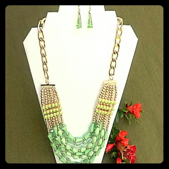 GORGEOUS GOLD NECKLACE/ EARRINGS ON SALE - Picture 1 of 4