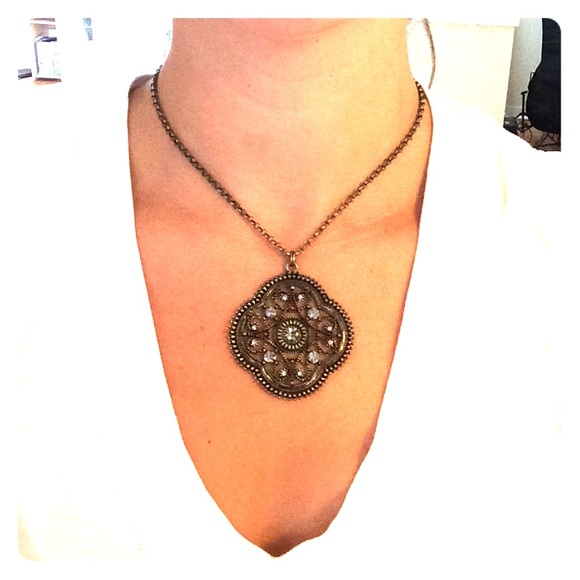 Express necklace - free with purchase!