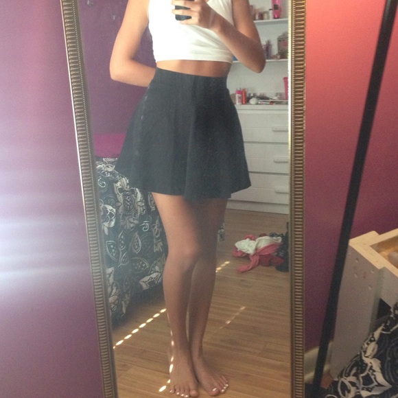 Black skater skirt