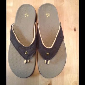 Orthaheel sandals. Size 10. Style name "Kinetic".