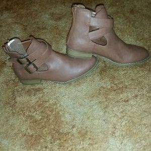 Brand new super cute boots