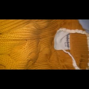 Large timberland knit sweater.