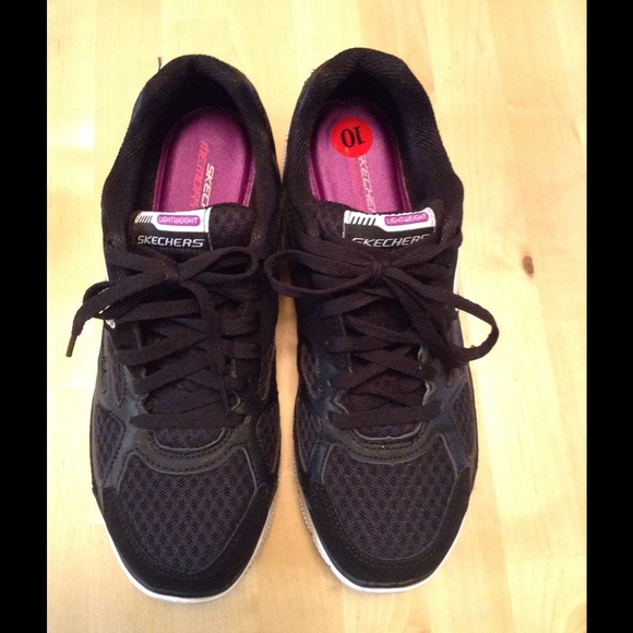 Skechers sneakers. Size 10.