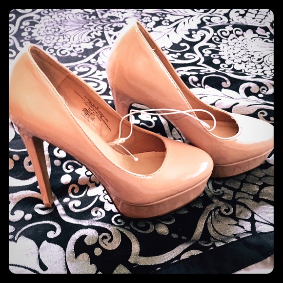 Never worn nude heels!