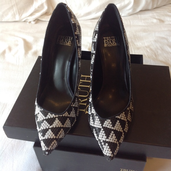 Black and white triangular sequin high heels