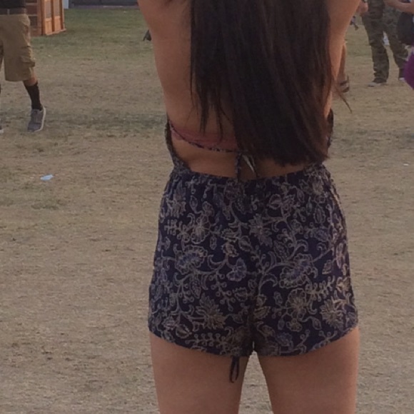 Urban romper - Picture 3 of 3