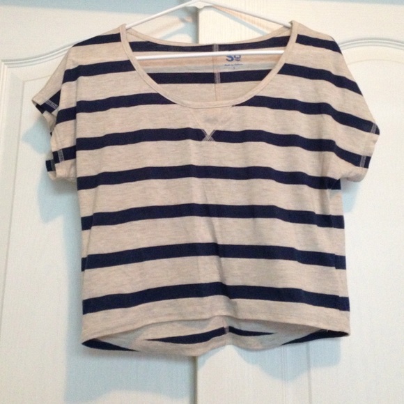 Crop top bundle!!! - Picture 3 of 4