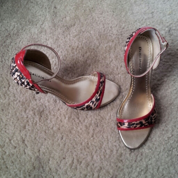 Red & animal print heel - Picture 2 of 3
