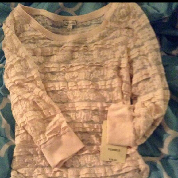 Lace half sleeve top