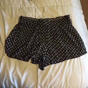 🌟 1 DAY SALE 🌟 Flowy Floral Shorts