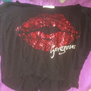 black shirt w/ kiss on it