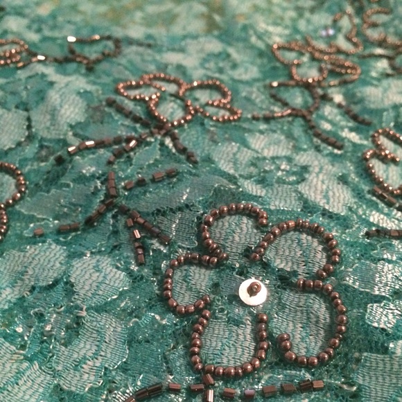 Embroidered Floral Blue Tanktop - Picture 4 of 4