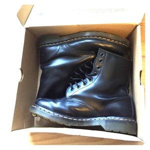 👢Size 12 Mens Dr. Martens Boots👢