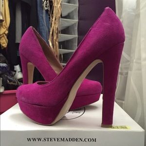 Steve Madden fuchsia pumps
