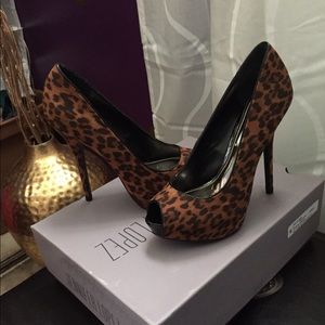Cheetah Peeptoe pumps