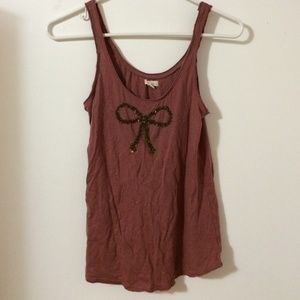 Beaded bow tank
