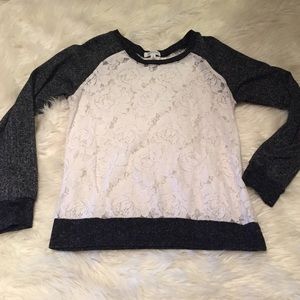 Adorable white and gray long sleeve shirt!