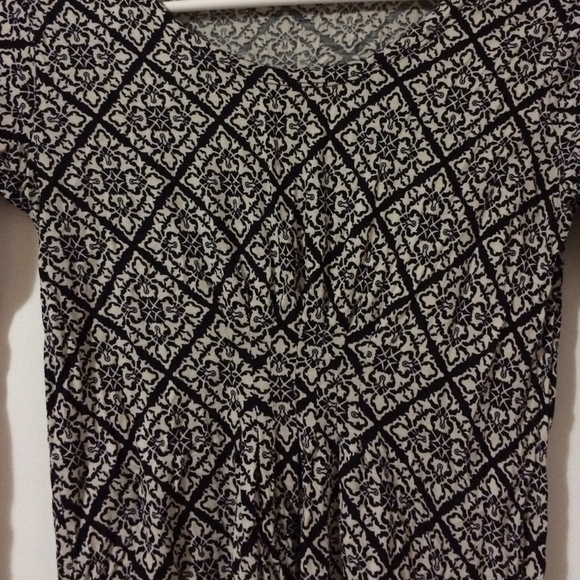 Patterned top - Picture 2 of 2