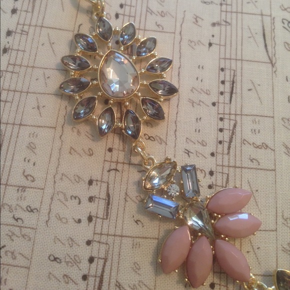 πBlue & Pink Crystal Statement Necklace - Picture 2 of 4