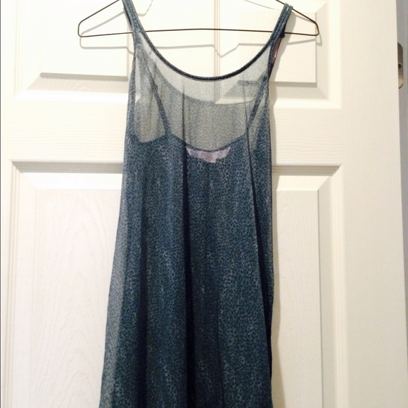 Victoria Secret - Picture 2 of 4