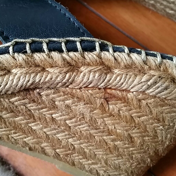 Black leather  and Burberry canvass - Picture 4 of 4