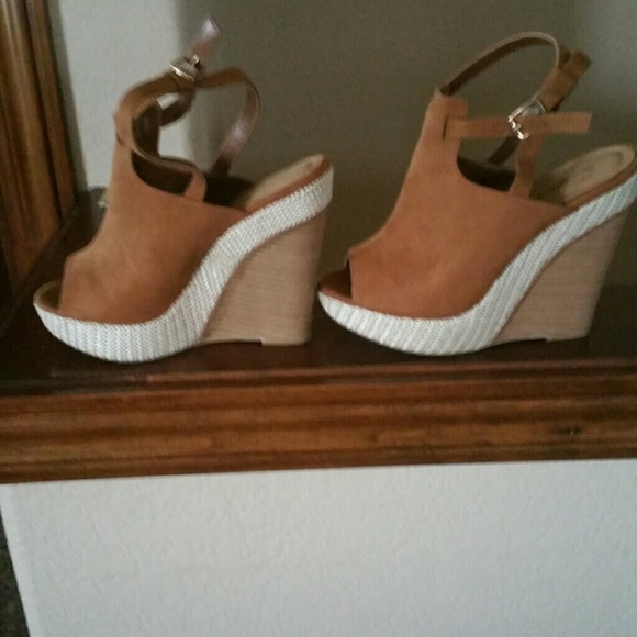 Size 8 wedges