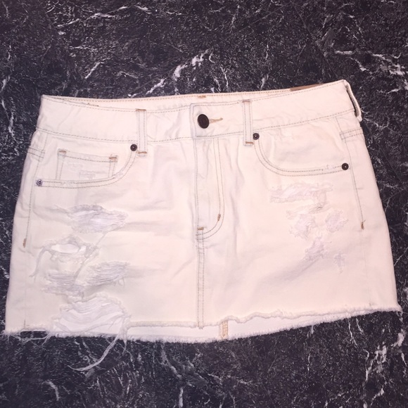American Eagle Outfitters Dresses & Skirts - Super cute skirt for summer time ! With tag !