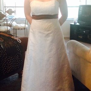 David's bridal wedding gown