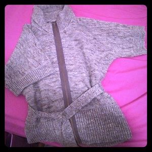 Short sleeve sweater